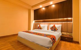 Fabhotel Shanit 3*